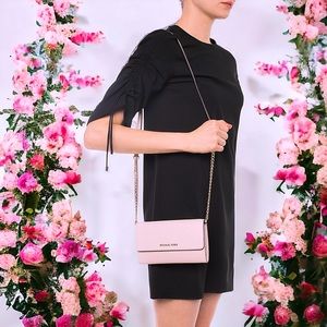 Michael Kors Jet Set Travel Saffiano Leather Smartphone Crossbody Bag in Pink